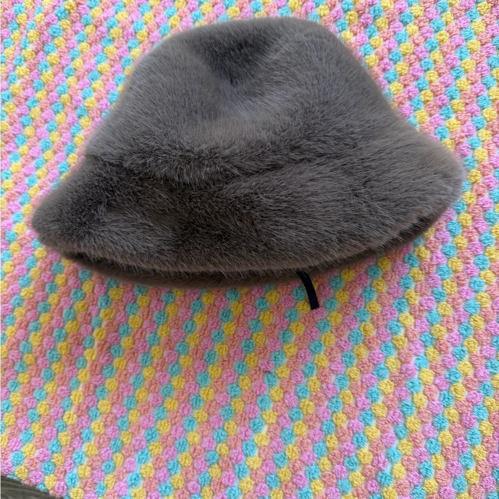 Natasha Couture Gray Fur-Trimmed Accessory